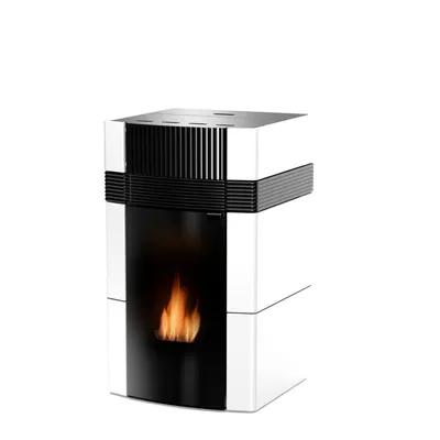 Woody 24 kW – Wasserführender Pelletofen A++ | Weiße Keramik